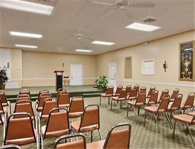 Ramada Ltd. Conference Center Hotel Tifton Facilities photo